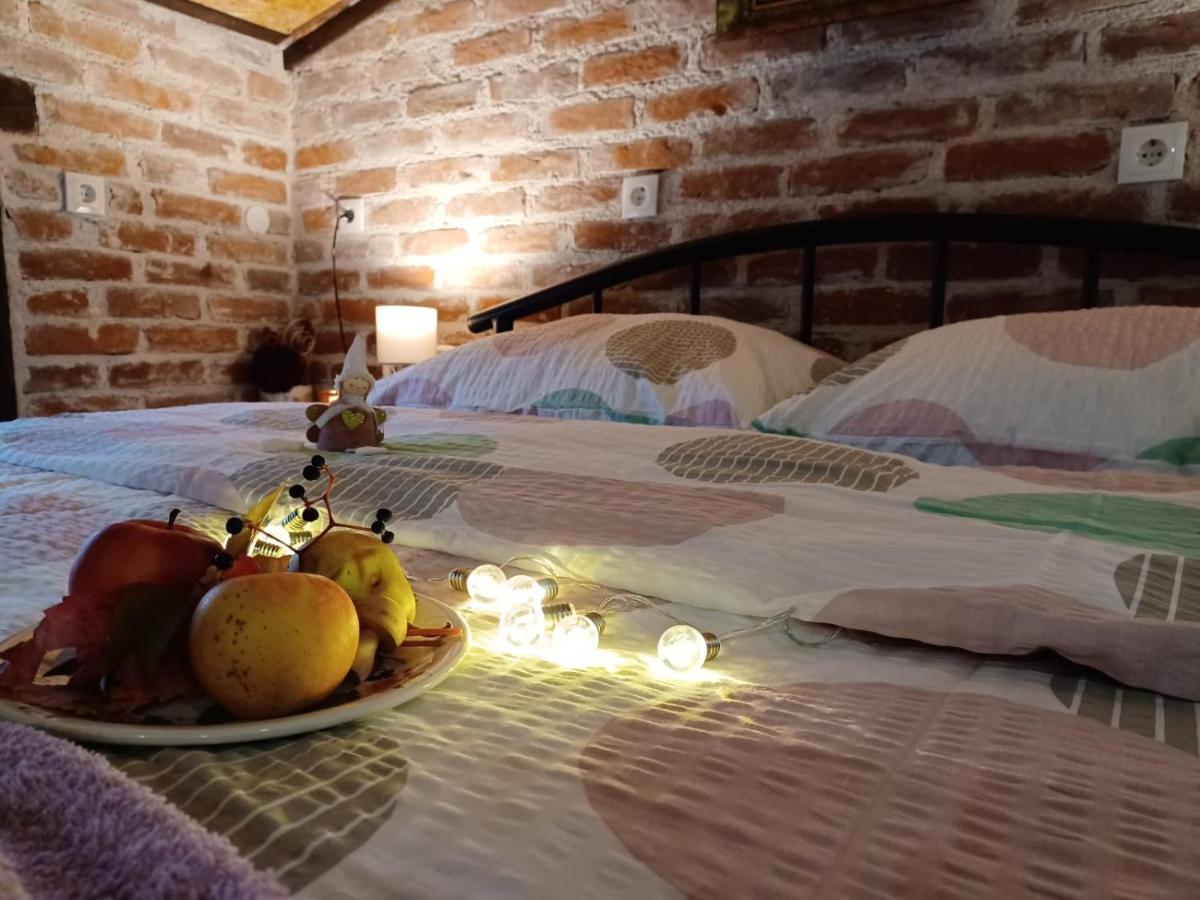 Apartment Ada Bed & Breakfast Gračac Extérieur photo
