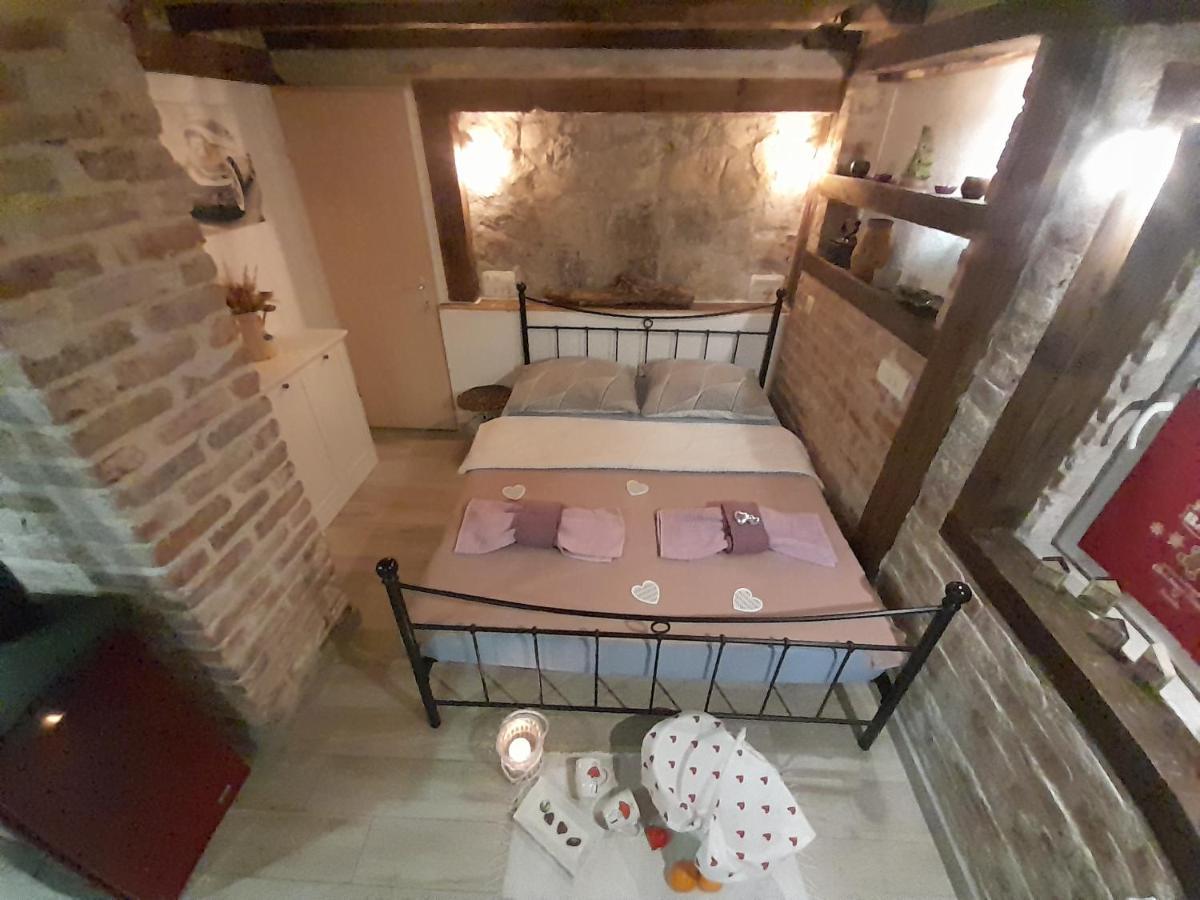 Apartment Ada Bed & Breakfast Gračac Extérieur photo