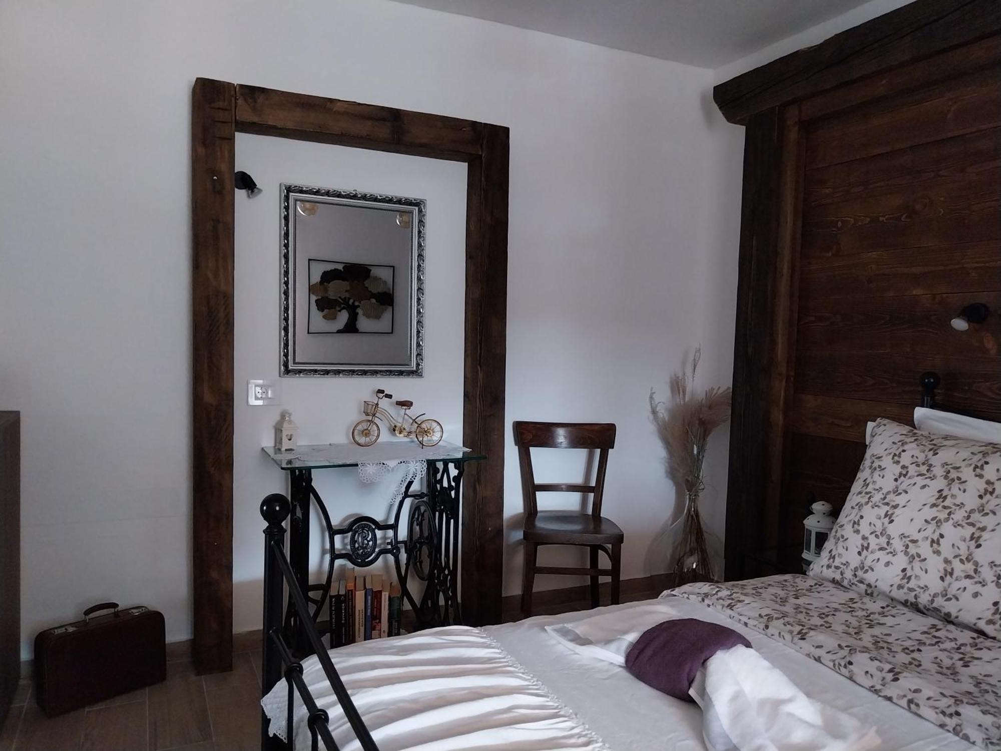 Apartment Ada Bed & Breakfast Gračac Extérieur photo