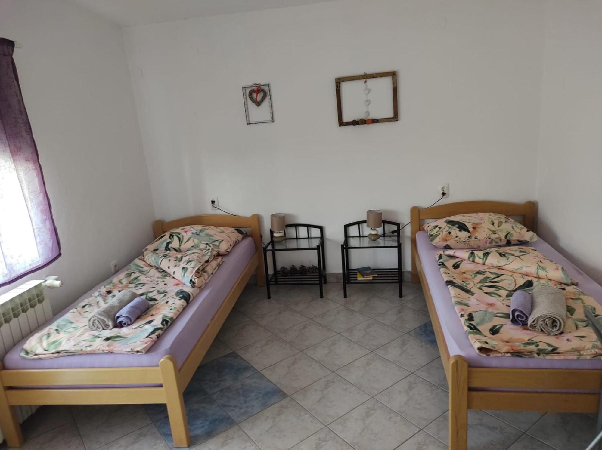 Apartment Ada Bed & Breakfast Gračac Chambre photo