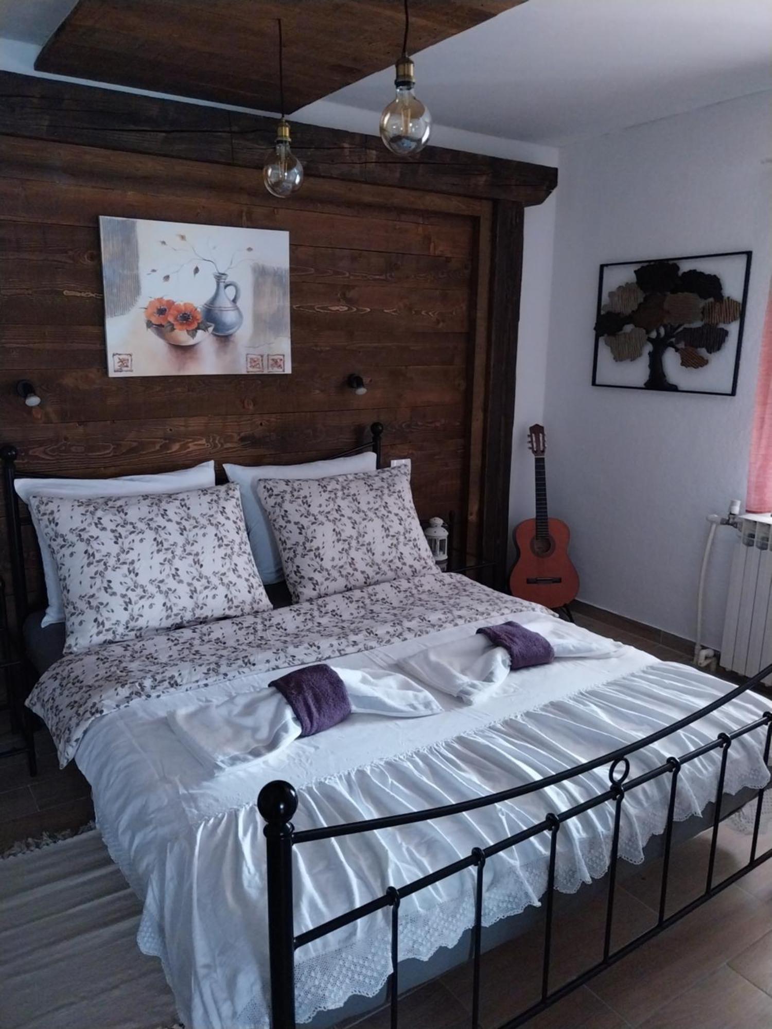 Apartment Ada Bed & Breakfast Gračac Chambre photo